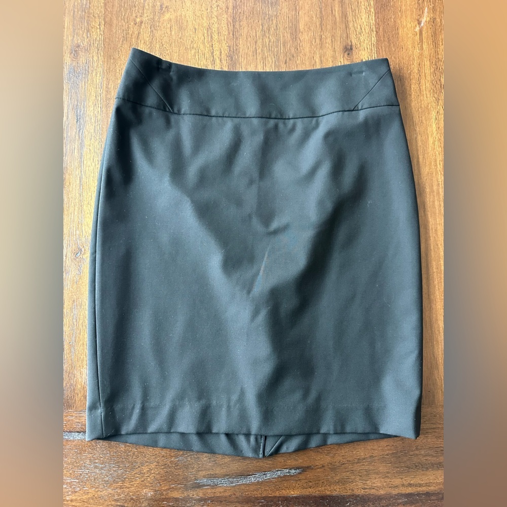 White House Black Market Elegant Black Women's Pencil Skirt- size 8